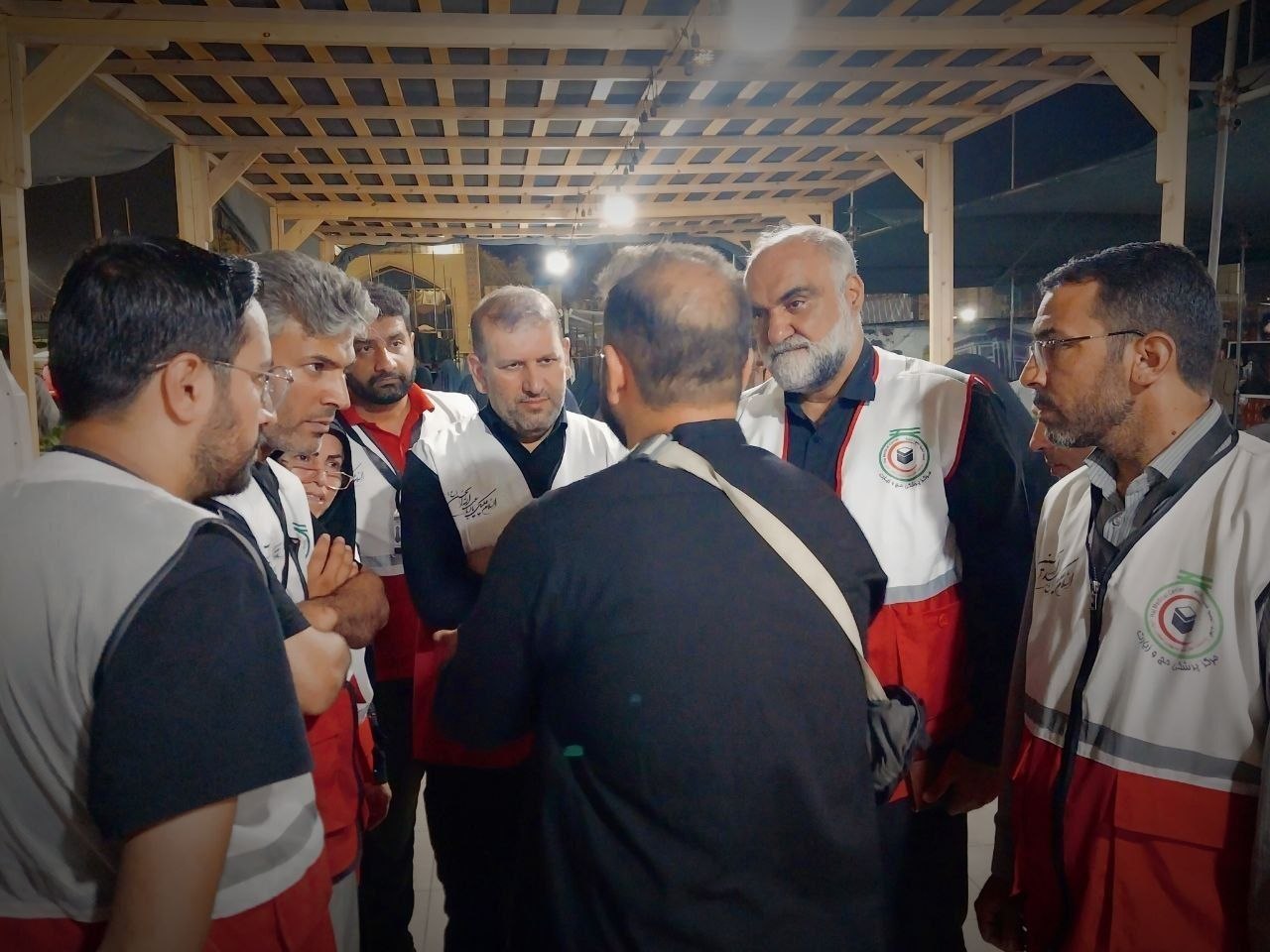 بازدید دبیرکل جمعیت هلال‌احمر از مراکز درمانی هلال‌احمر در کاظمین