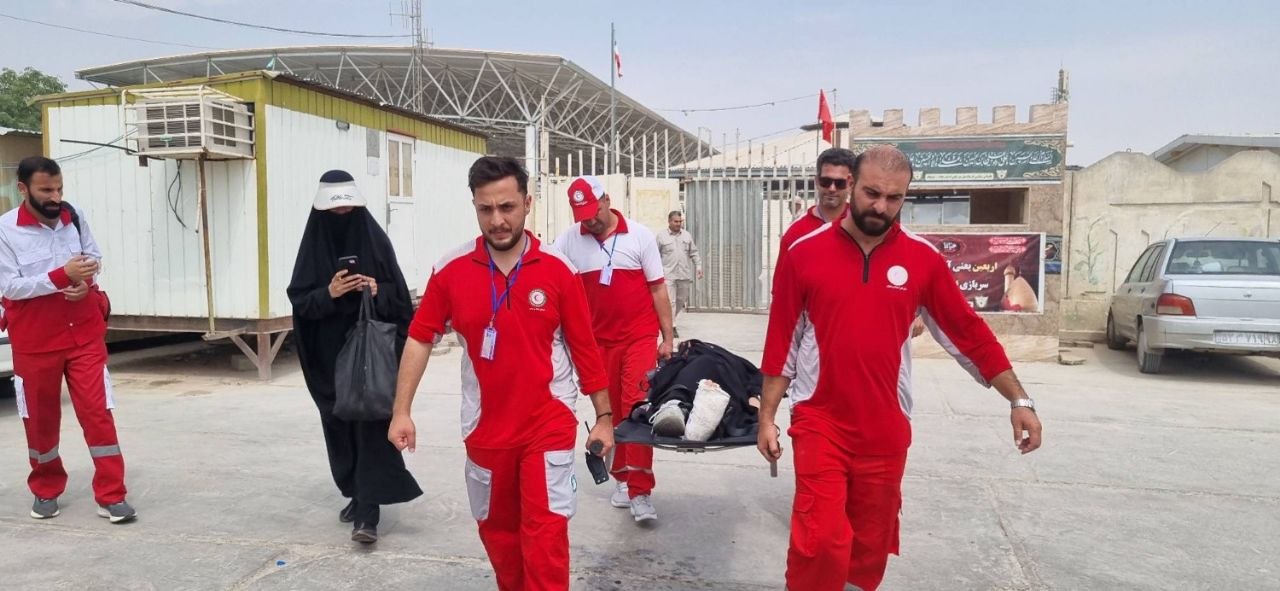 خدمات رسانی شبانه روزی به زائران در مرز مهران