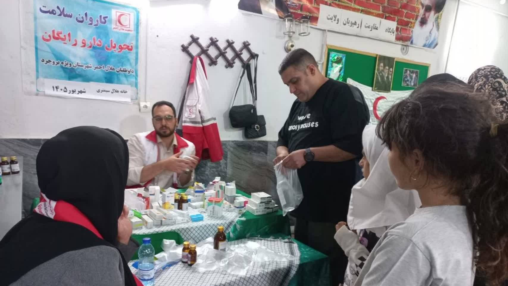 ارائه خدمات رایگان سلامت به بیش از ۹۰۰ نفر در محله کمبرخوردار بروجرد