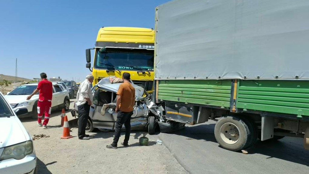 تصادف زنجیرهای ۱۲ خودرو در آزادراه قزوین _ کرج با ۷ مصدوم