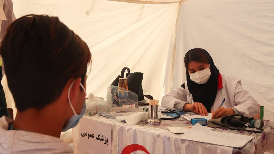 ۴۵۰ نفر از ساکنان مناطق محروم استان لرستان از خدمات رایگان کاروان سلامت بهرهمند شدند