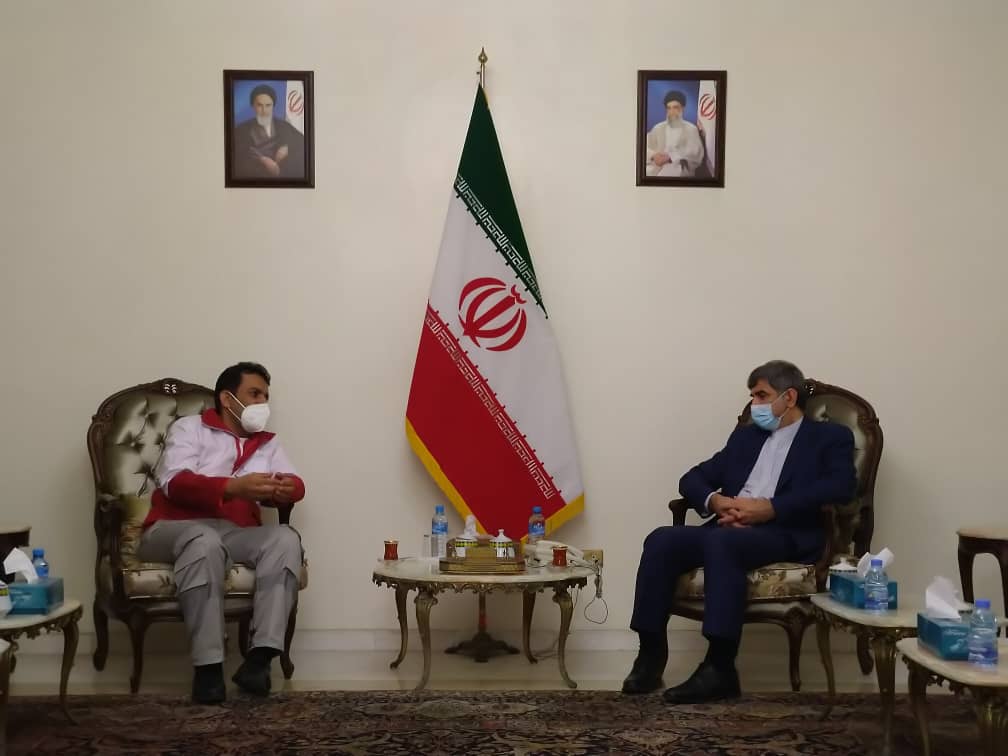 نخستین محموله غذایی و بهداشتی جمعیت هلال احمر ایران به بیروت رسید/دیدار با سفیر ایران در لبنان و تقدیر از ارسال کمک های هلال احمر