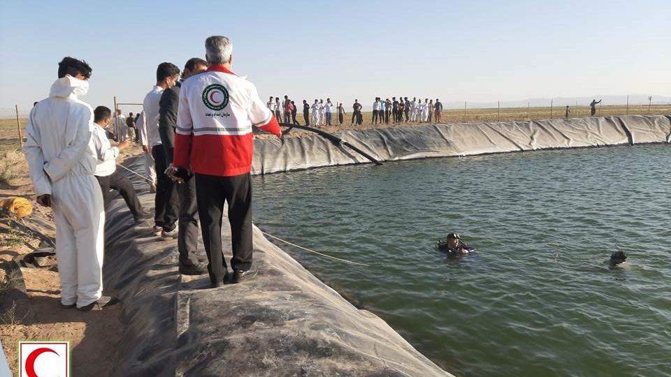تلاش امدادگران برای نجات جان نوجوان تایبادی در استخر بی نتیجه ماند