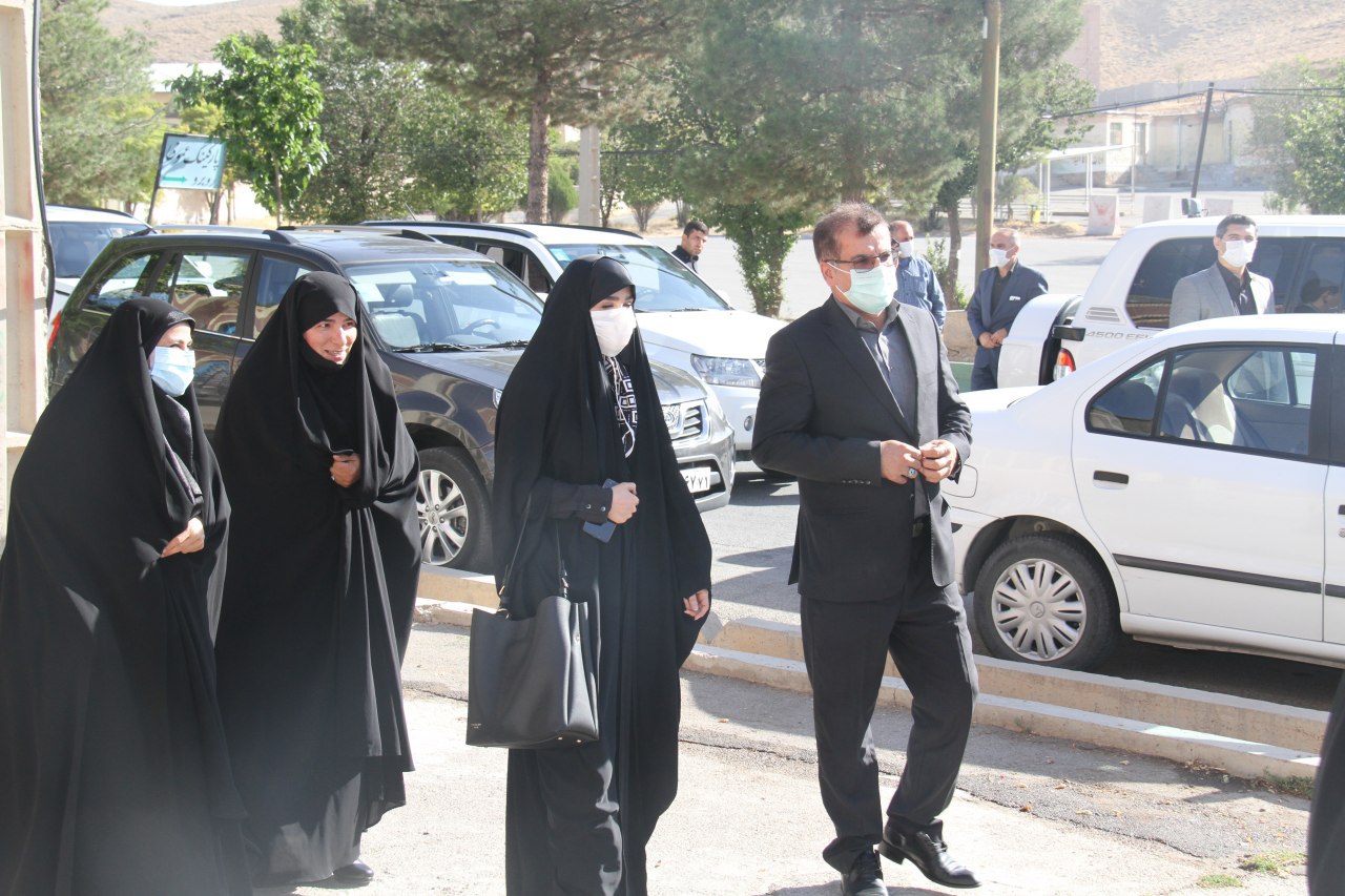 سفر مشاور رئیس جمعیت هلال احمر در امور زنان و خانواده به استان چهارمحال و بختیاری/گزارش تصویری