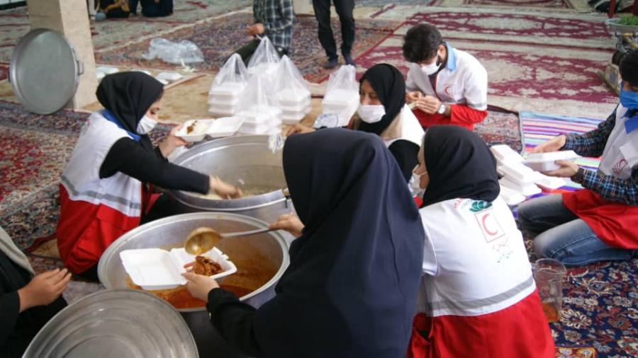 کودکان کار، میهمان سفره جوانان هلال‌احمر اهواز در دهه کرامت 