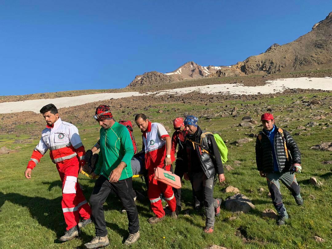 با تلاش 15 ساعته امدادگران محقق شد: نجات کوهنورد ۴۸ ساله در ارتفاعات سبلان