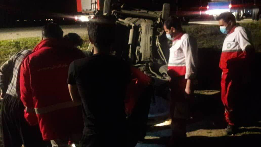 امدادرسانی هلالاحمر کرمانشاه در حادثه واژگونی خودرو L90 در محور صحنه به بیستون
