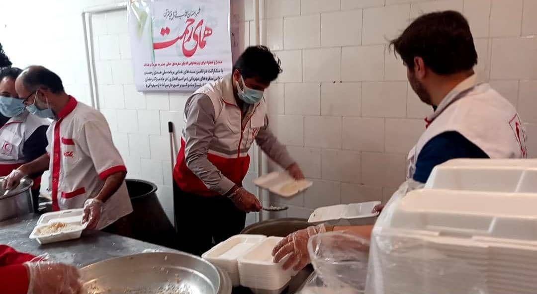  توزیع ۵۵٠ پرس غذای گرم میان خانواده های نیازمند شهرستان سنقر