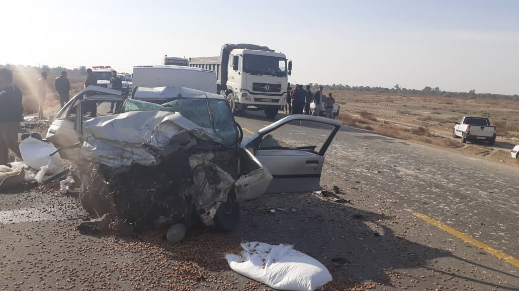 امدادرسانی به تصادف رخ‌به‌رخ پژو با سمند در محور بوشهر به گناوه
