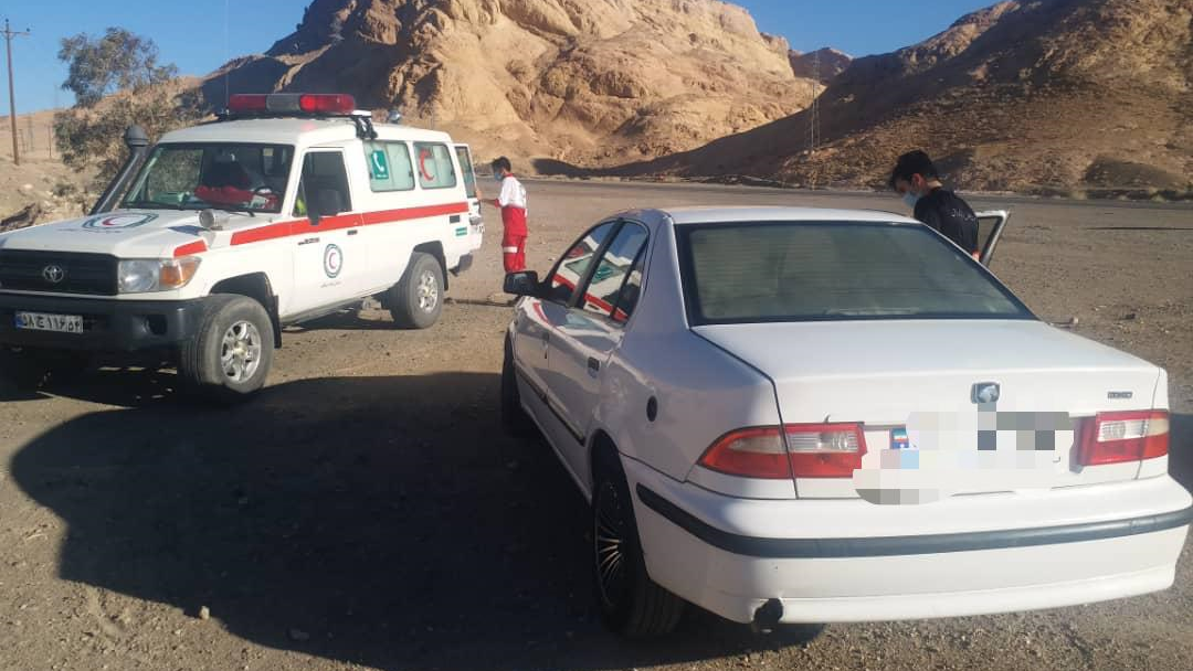 نجات جان راننده توسط امدادگران بافق