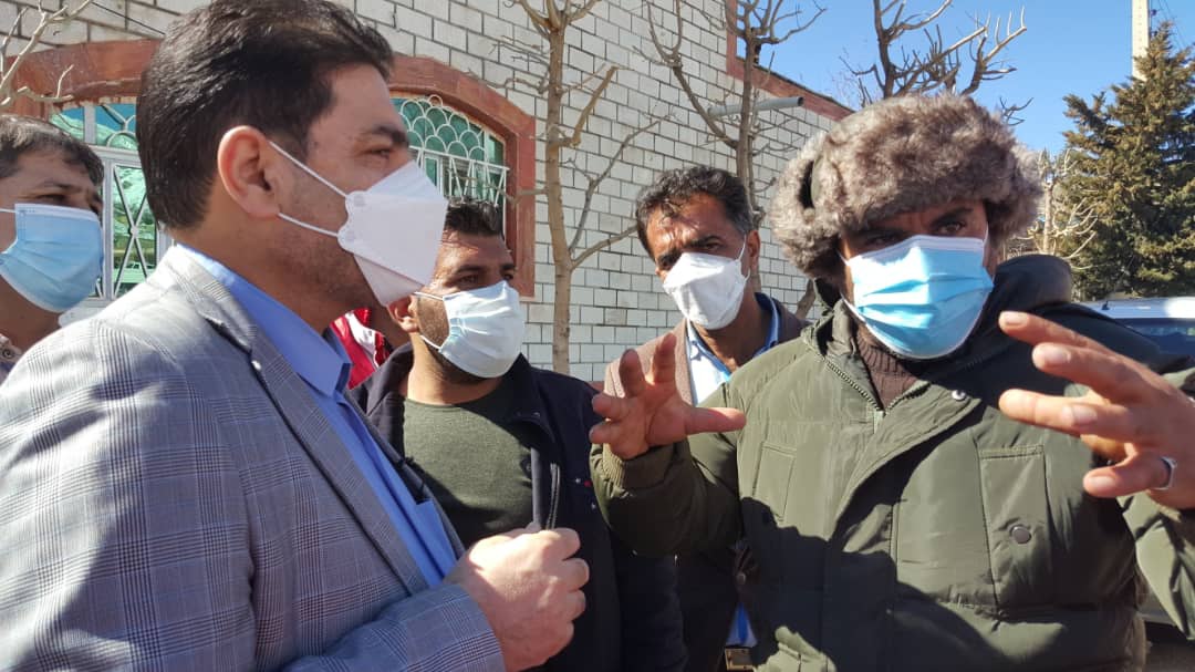 بازدید میدانی رئیس جمعیت هلالاحمر از ساختمانهای تخریب شده بر اثر وقوع زلزله در سی سخت/ گزارش تصویری