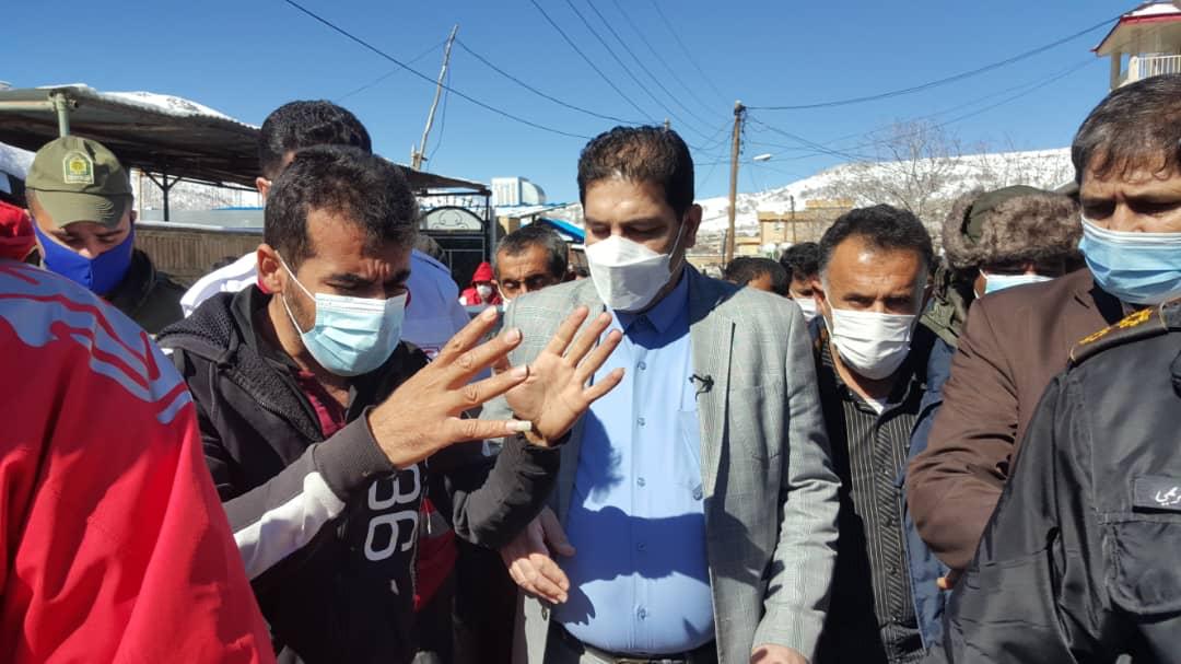 دکتر همتی تشریح کرد: توزیع بیش از 2400 چادر امدادی در سیسخت/ تا پایان عملیات اسکان اضطراری و اعلام استاندار در کنار زلزلهزدگان میمانیم