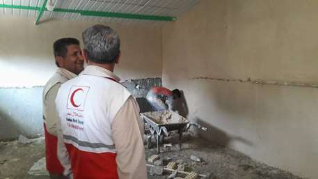 ساخت یک منزل مسکونی با دستان داوطلبان هلالاحمر خوزستان