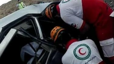 نجات جان 6 مصدوم در تصادف دو خودرو در شهرستان هفتکل