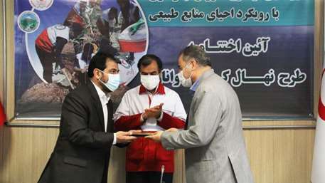 رونمایی از 2 طرح «سحاب» و «کاروان نیکوکاری» سازمان جوانان هلال احمر/دکتر قوسیان مقدم: از ظرفیت جوانان در کاهش مشکلات اقتصادی استفاده کنید