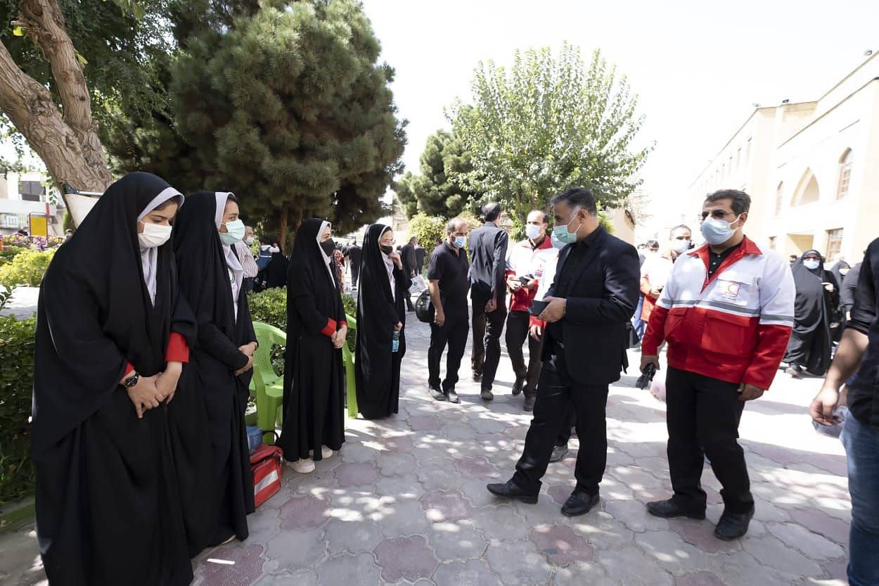 ۱۳۰ نیروی عملیاتی جمعیت هلال احمر در تهران به جاماندگان اربعین حسینی امدادرسانی کردند