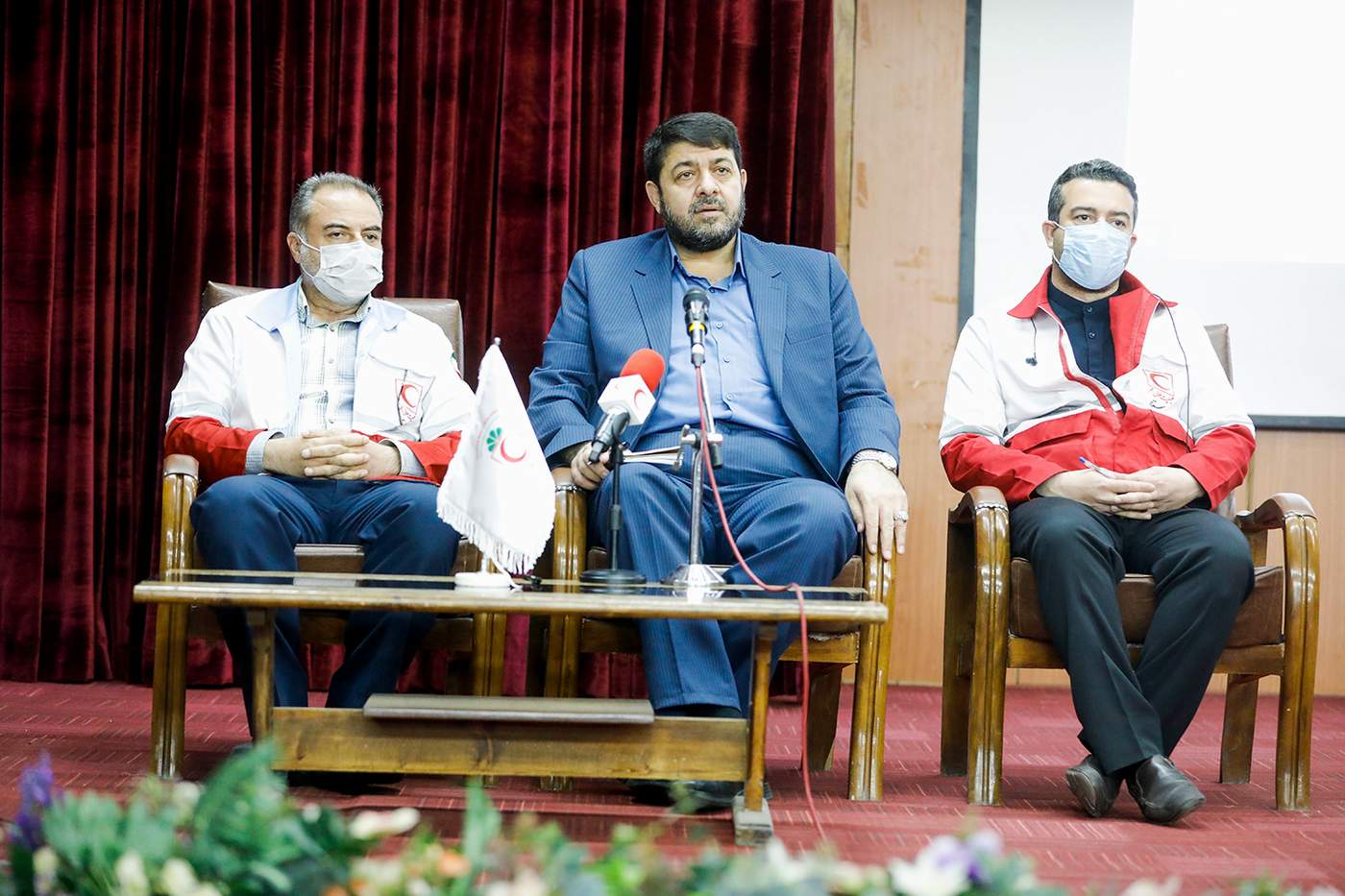 نشست صمیمی دکتر کولیوند با کارکنان سازمان جوانان جمعیت هلال احمر/گزارش تصویری
