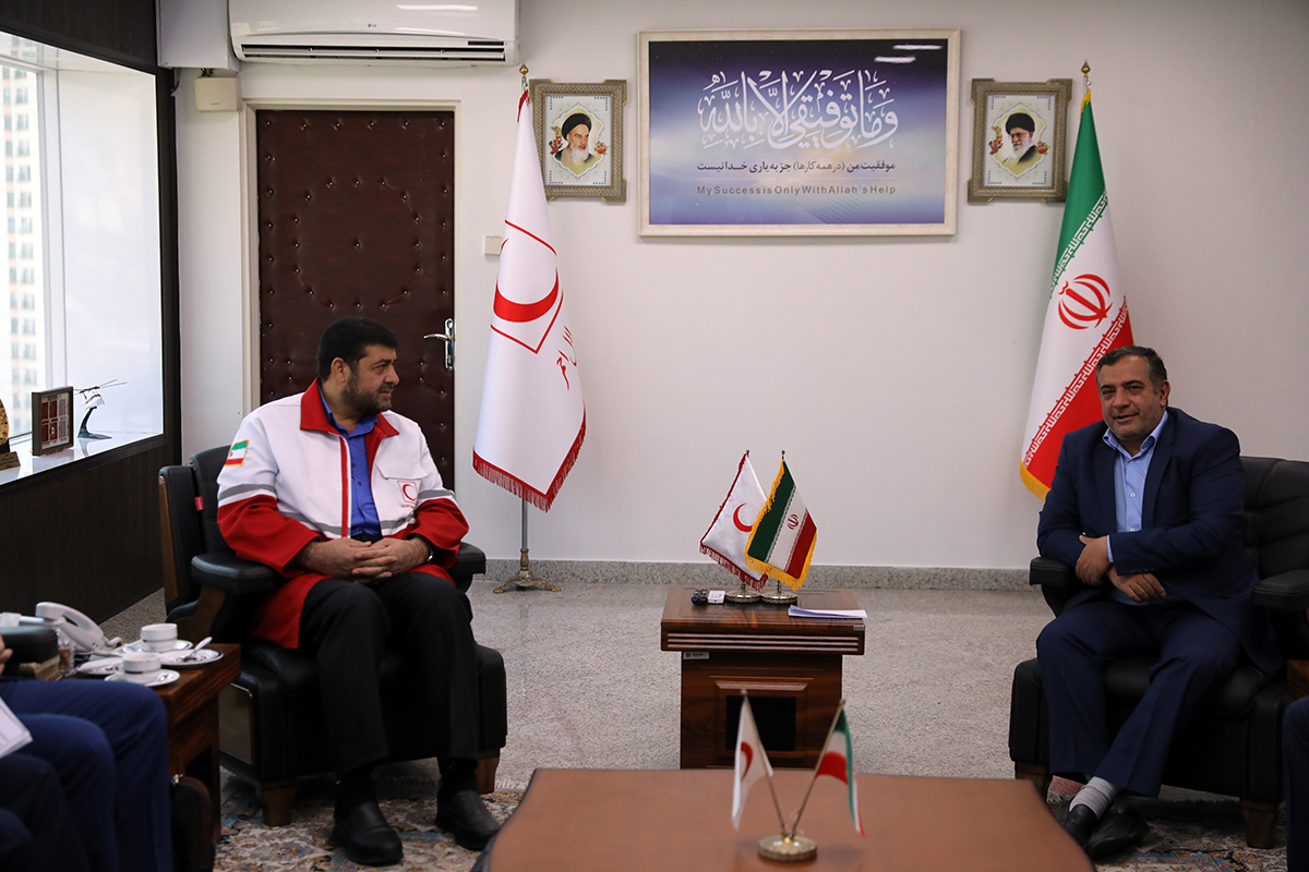 دیدار رئیس جمعیت هلال‌احمر با نمایندگان مجلس در ساختمان صلح/ گزارش تصویری