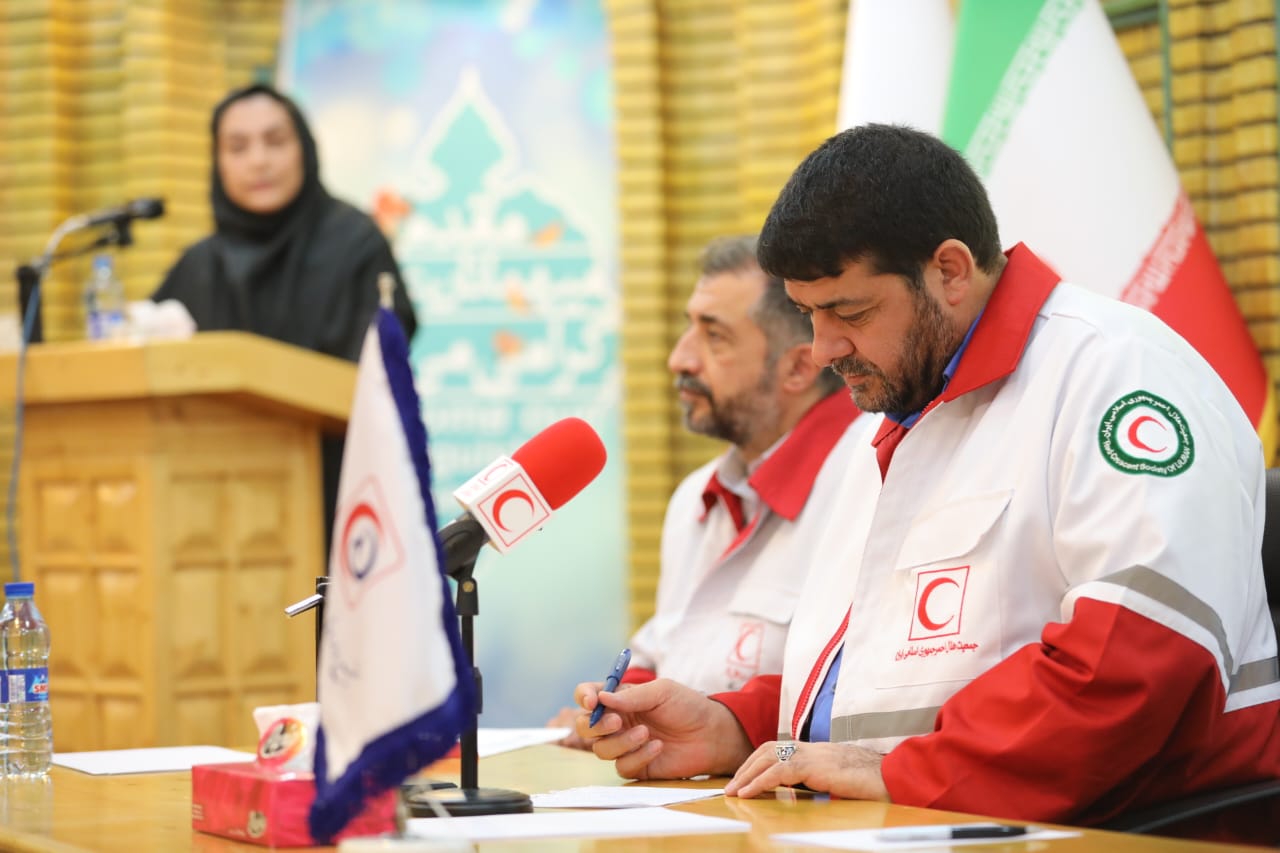 دیدار صمیمانه دکتر کولیوند با کارکنان مجتمع داروئی درمانی هلال ایران/گزارش تصویری