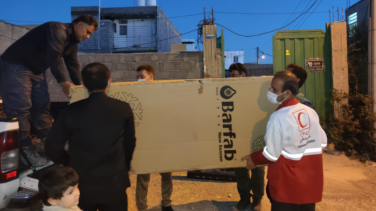 حمایت هلال‌احمر کنگان از خانواده بی‌سرپرست متاثر از کرونا