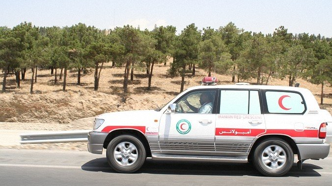کمک آمبولانس هلالاحمر به بیمارستان شهر قصرشیرین