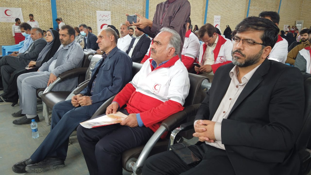 توزیع اقلام اهدایی هلال‌احمر سیستان و بلوچستان میان 700 خانوار نیازمند در هیرمند