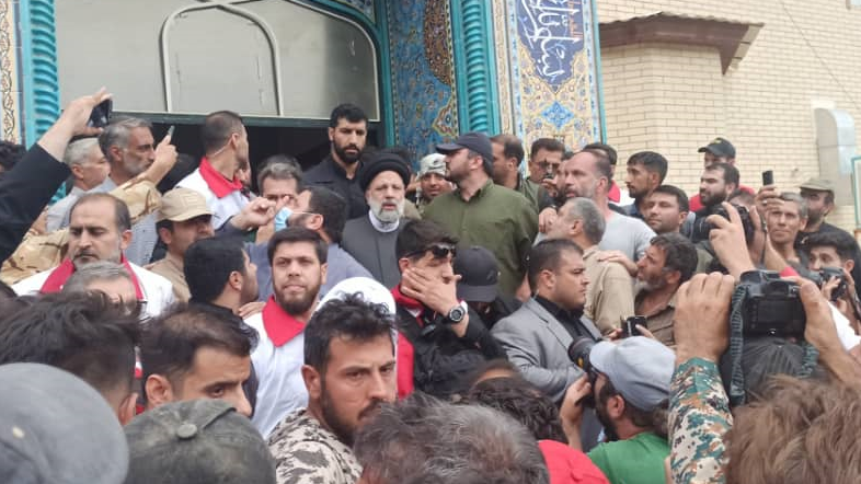  نیروهای امدادی با تمام توان در حال امدادرسانی به مردم سیل زده هستند 