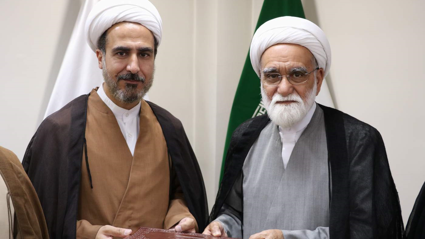 رابط حوزه نمایندگی ولی فقیه در مجتمع دارویی درمانی هلال ایران منصوب شد 
