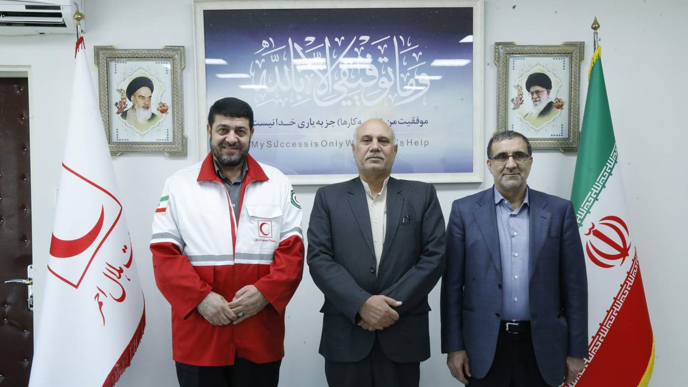 نماینده خوزستان در مجلس عضو داوطلب هلال احمر شد