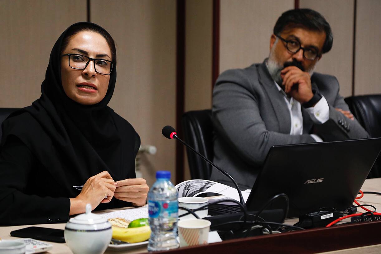 بازدید دبیرکل جمعیت به همراه دیگر مسئولان از شرکت سرمایه‌گذاری هلال/ گزارش تصویری