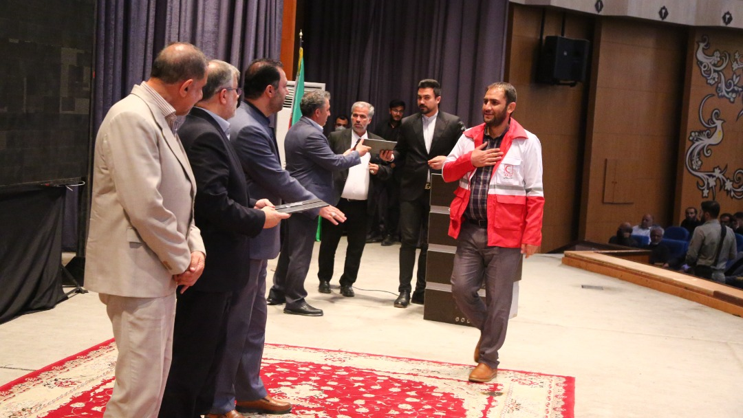 سرپرست شعبه اشتهارد هلال احمر، مدیر نمونه استانی شد