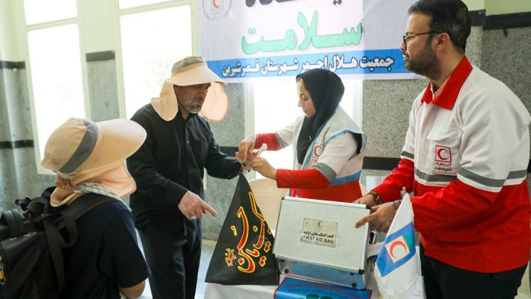بدرقه زائران اربعین از 10 قرارگاه مرزی هلالاحمر