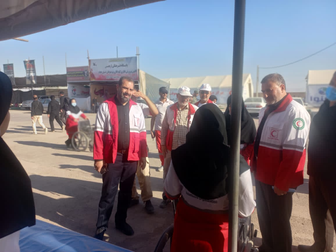 حضور دبیرکل جمعیت هلال‌احمر در پایانه مرزی مهران/گزارش تصویری 