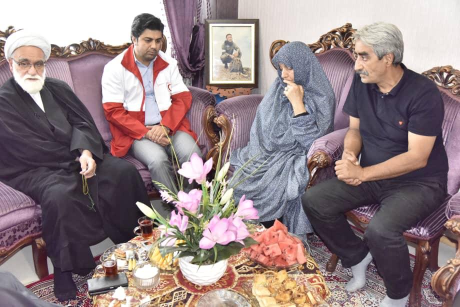 ایستادگی رزمندگان در برابر دشمن در جنگ تحمیلی با تاسی از روحیه آزادگی حضرت امام حسین (ع) بود