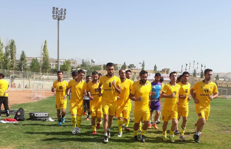 برگزاری اردوي تيم دسته يك گسترش فولاد اروميه در مجتمع دارويي درماني هلال ايران