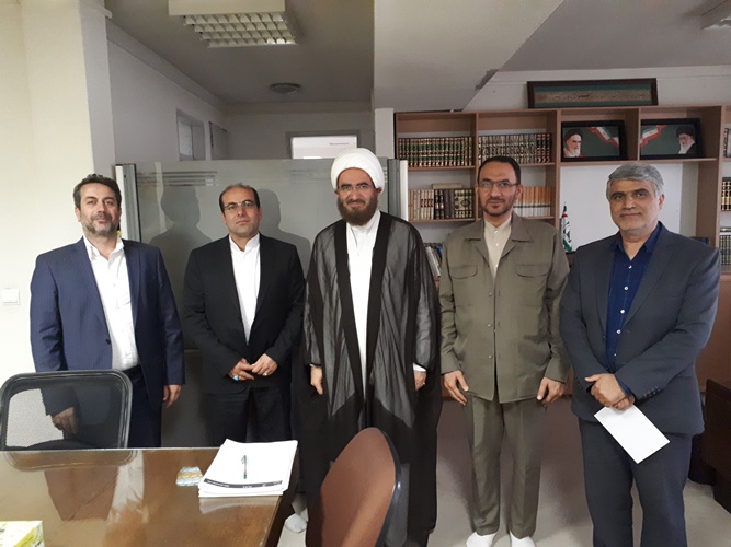 در دیدار سرپرست سازمان داوطلبان جمعیت هلال احمر با رئیس شورای سیاستگذاری ائمه جمعه مطرح شد:ارائه خدمات داوطلبانه در مساجد سراسر کشور/مساجد؛ پایگاهی مطمئن برای انجام فعالیتهای اجتماعی