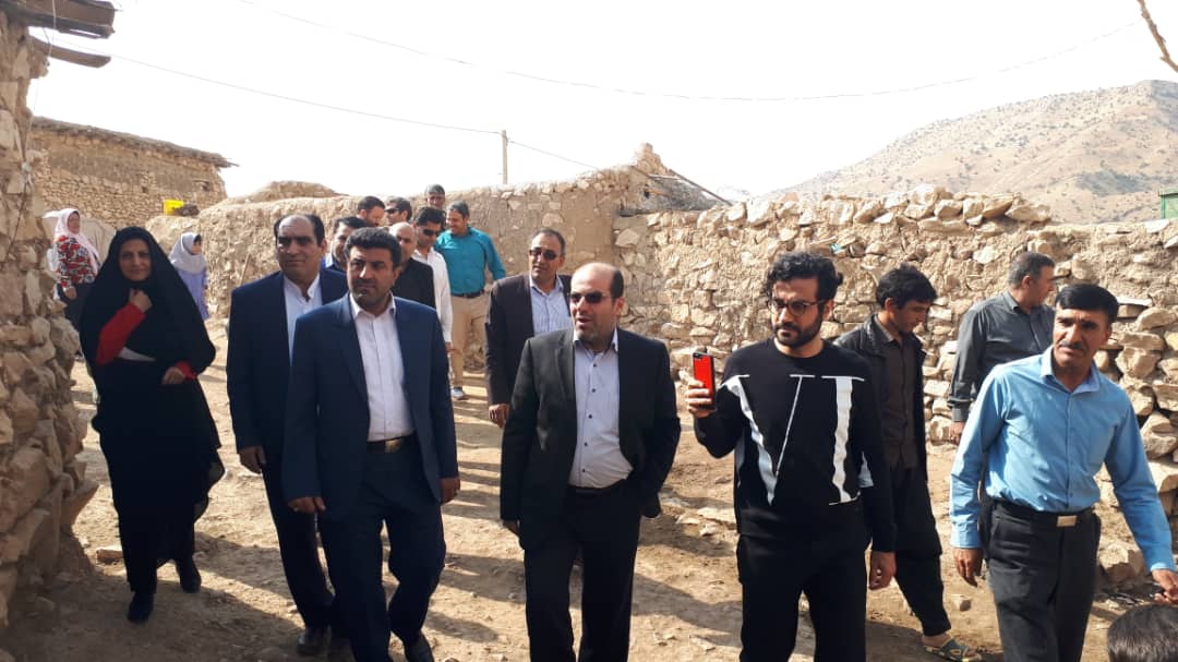 تقبل هزینه احداث 18 چشمه حمام و سرویس بهداشتی از سوی دو نیکوکار تهرانی در یکی از روستاهای ایلام