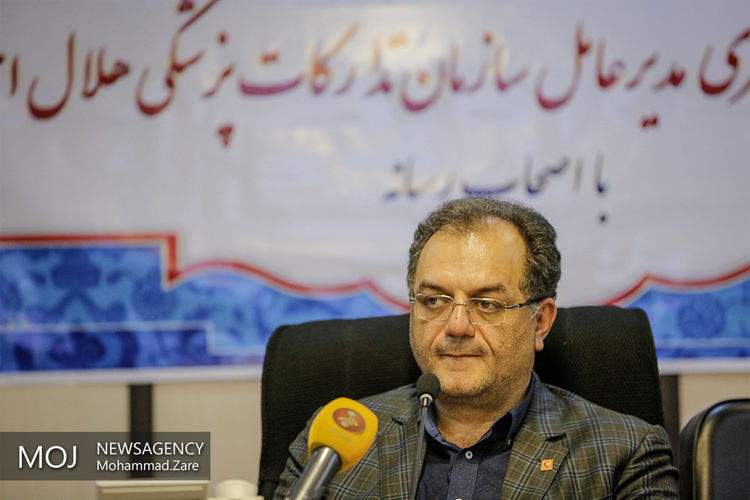 تکذیب هرگونه ارتباط استخدامی و کاری عامل خون گیری مشکوک دانشآموزان تاکستانی با هلال احمر/ مرتکب این عمل مانند هر فردی فقط در دوره های عمومی آموزش های همگانی هلال احمر شرکت کرده است