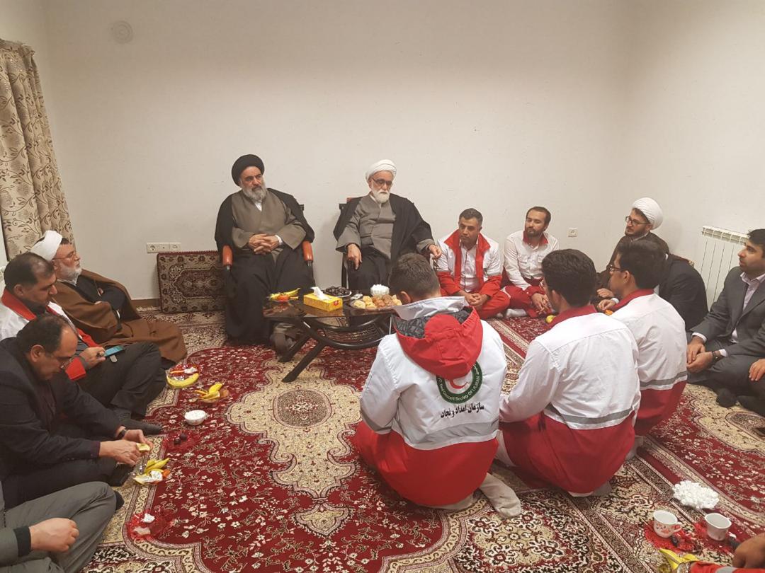 "همچون گذشته فعالیت کنید و بدانید که با خدا معامله می کنید"