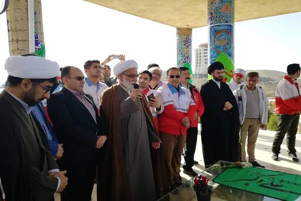 ادای احترام حجتالاسلام و المسلمین معزی به مقام شامخ شهدای گمنام