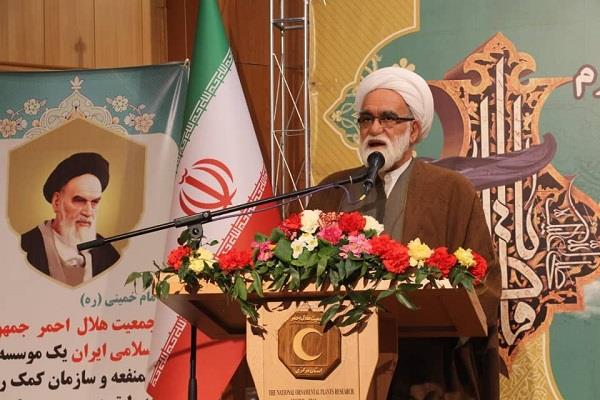 فهم و عمل به قرآن تنها راه نجات از تاریکی و ظلمت است