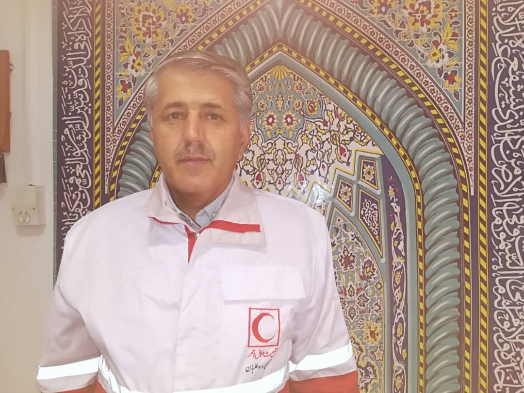 داوطلب هلالاحمر از مداومت 30 سالهاش در اهدای خون میگوید