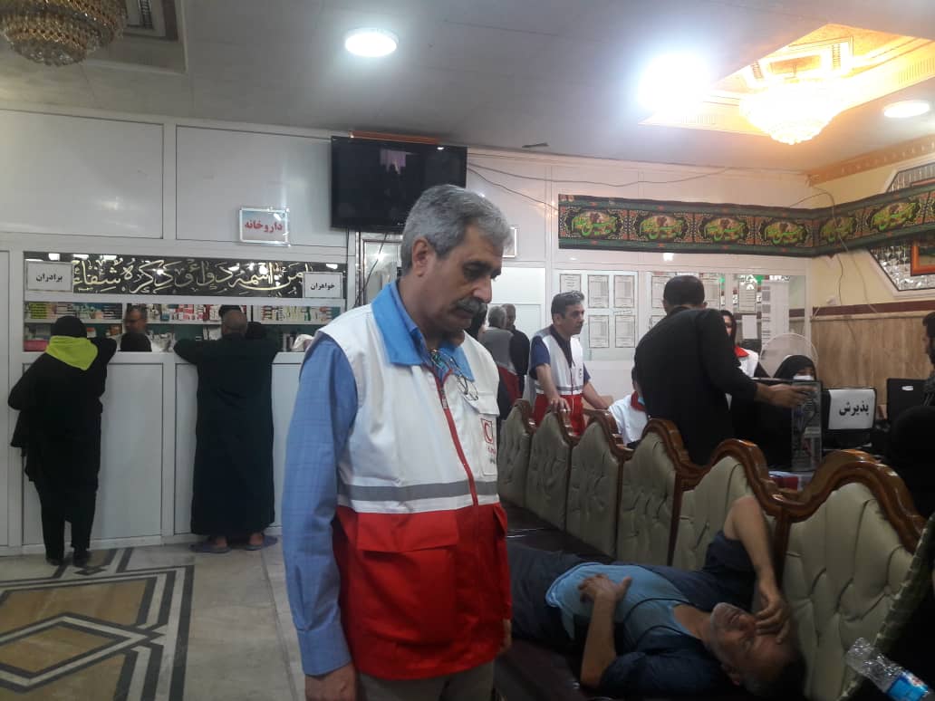 اتصال پرچم به سیم برق حادثه آفرین شد/ انتقال زائر مبتلا به سوختگی به مرز مهران
