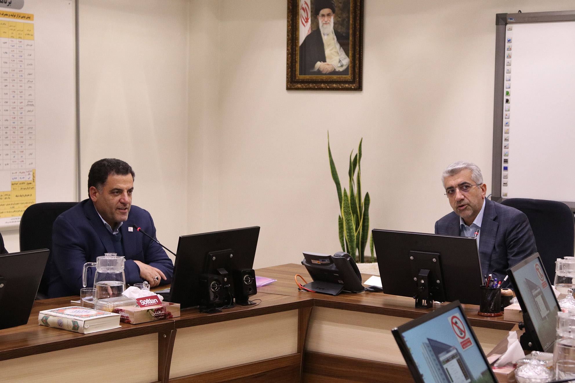 جلسه مشترک مدیران ارشد هلال احمر و وزارت نیرو/ دکتر اردکانیان: آماده هدفمندکردن همکاریها و توسعه طرح نذر آب هستیم