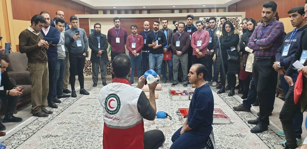 با همکاری هلالاحمر و فدراسیون نجات غریق و غواصی برگزار شد؛ اولین دوره آموزش کمکهای اولیه و اکسیژن درمانی ویژه مدرسین غواصی و ناجیان غریق