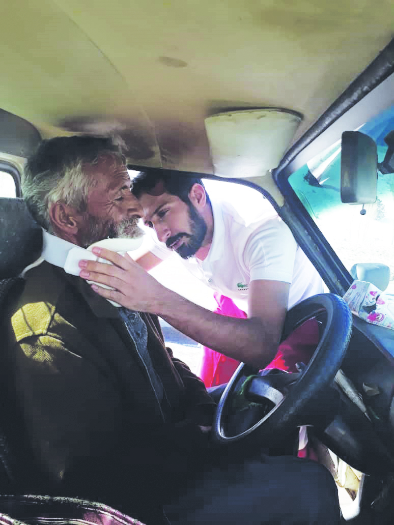 رزمیکاران طلایی کرمانی از امدادرسانی به حادثه دیدگان میگویند؛ از سکوی قهرمانی تا امدادرسانی