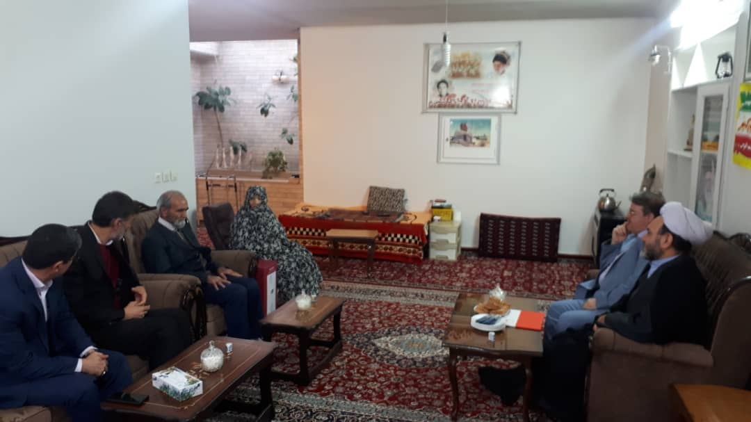 دیدار مسئولان هلالاحمر خراسانرضوی با خانواده شهید مسچین در مشهد