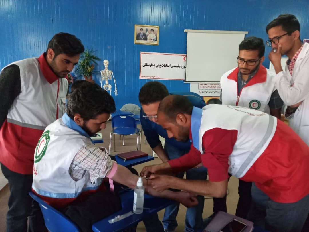 پایش سلامت بیش از 1000 امدادگر و نجاتگر استان زنجان