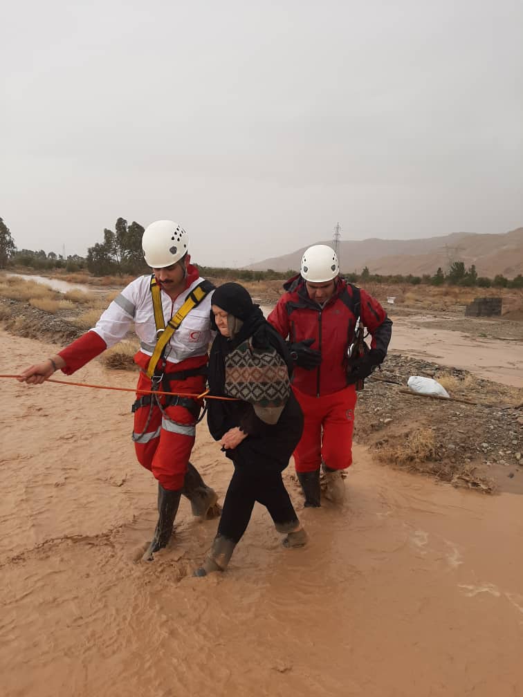 امدادرسانی هلالاحمر سمنان به ۶۵ متاثر از حوادث جوی استان