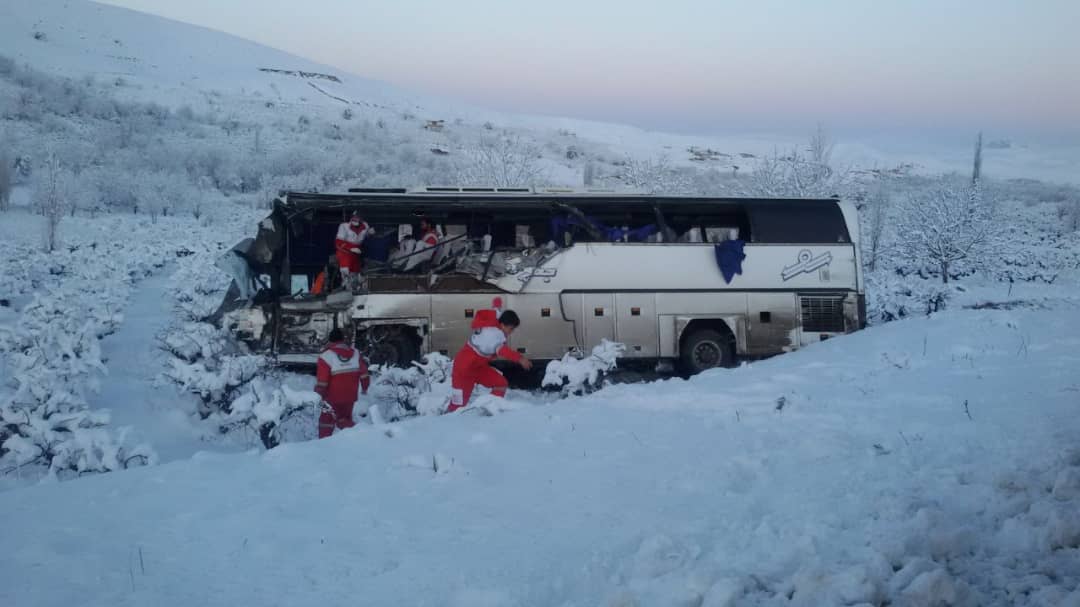 امدادرسانی به ۷ مصدوم تصادف دو اتوبوس در جاده بجنورد به آشخانه در خراسان شمالی/ گزارش تصویری